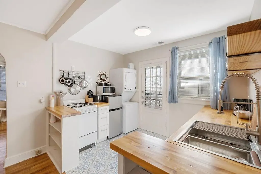 70S Boho Near Zoo & Liberty Bowl! Apartment Memphis